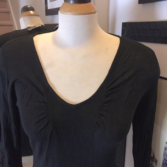 NWT Light weight V-neck black sweater size medium - Picture 6 of 12